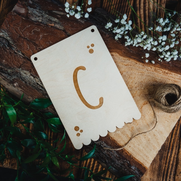 Drewniana girlanda w prostokąty