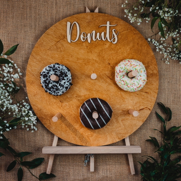 Drewniana tablica na Donaty koło kolor dąb