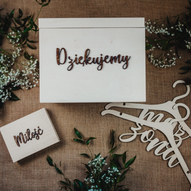 Drewniany zestaw ślubny na wesele pudełko na koperty pudełko na  obrączki wieszaki księga gości rustykalnaa