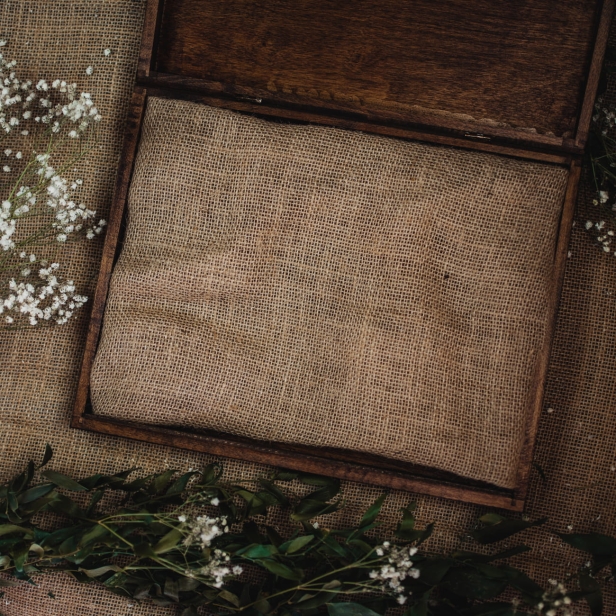 Drewniane pudełko na album w kolorze palisander