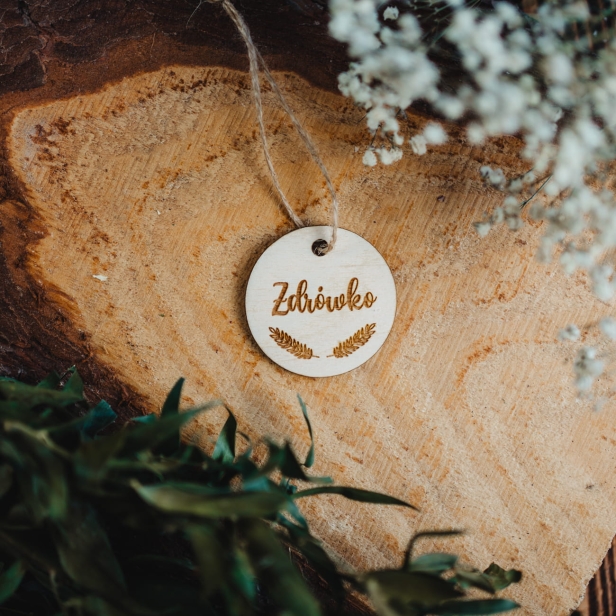 Drewniane zawieszki rustykalne na alkohol wino weselne na ślub