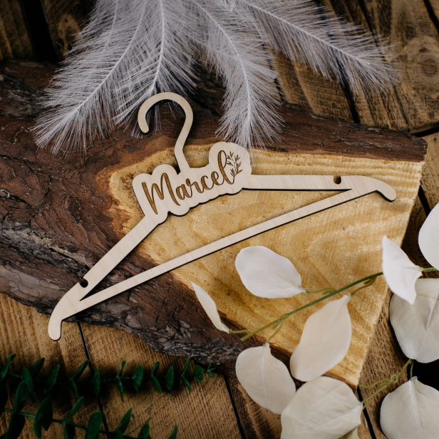 Drewniany Wieszak dla dziecka z imieniem - liść